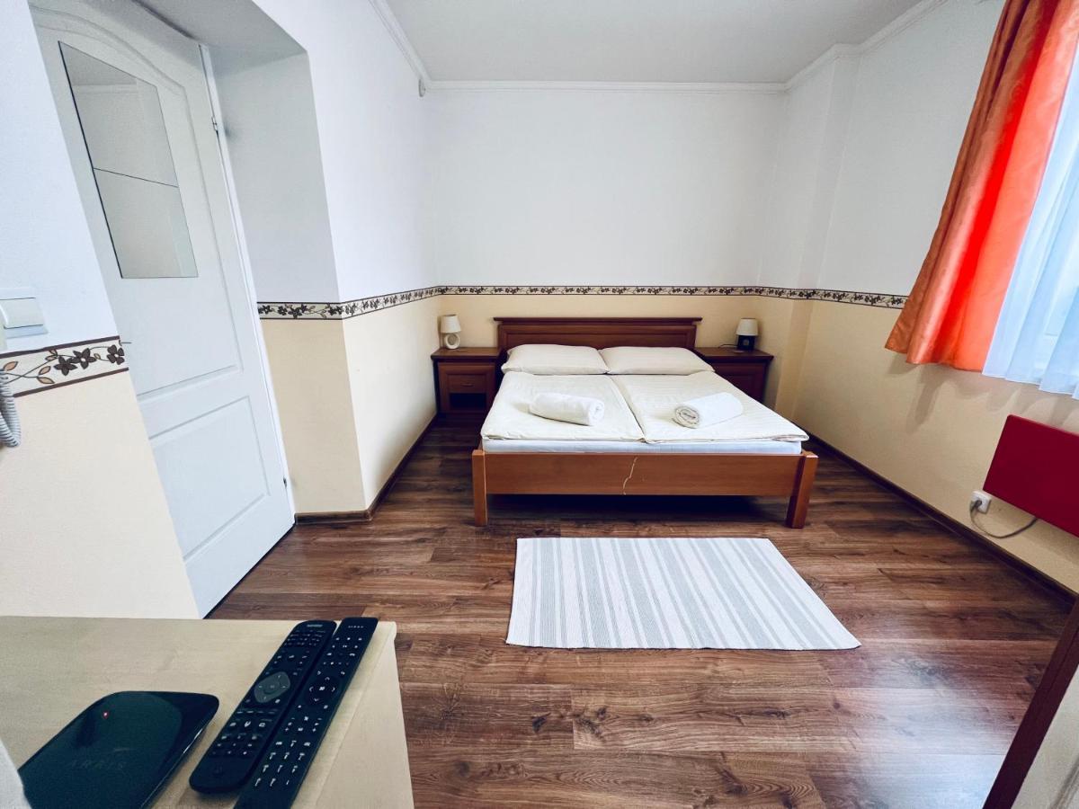 Appartamento Privát Adriana Kremnica Esterno foto