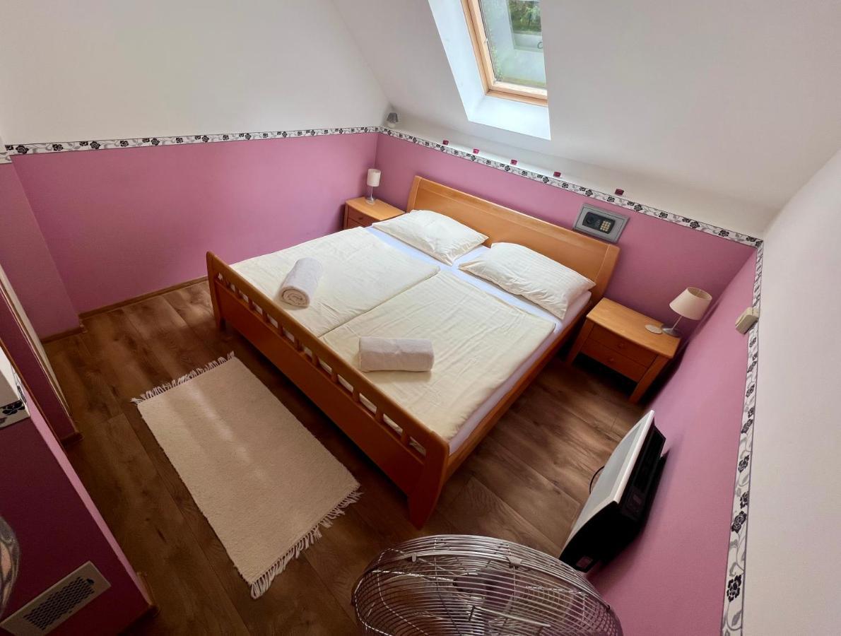 Appartamento Privát Adriana Kremnica Esterno foto